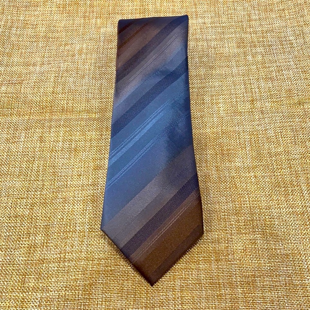 Kenneth Cole Reaction Men’s Tie